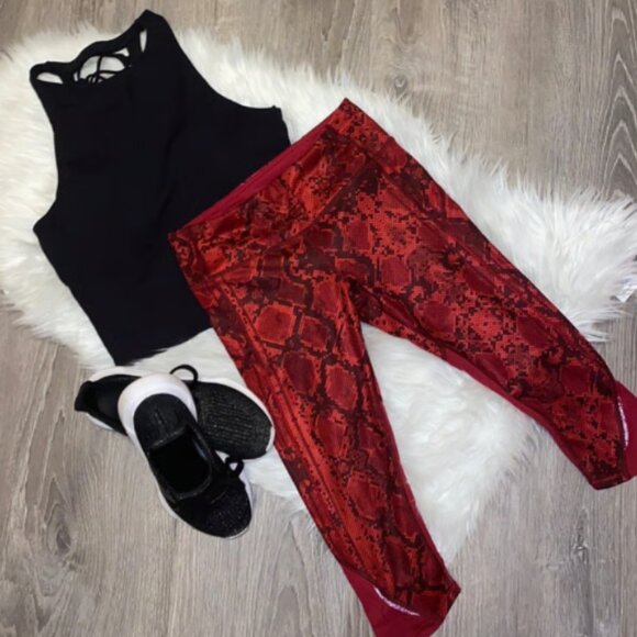 Lululemon Athletica Red Black Snakeskin Cropped Capri Leggings 6 Mesh - Picture 3 of 8